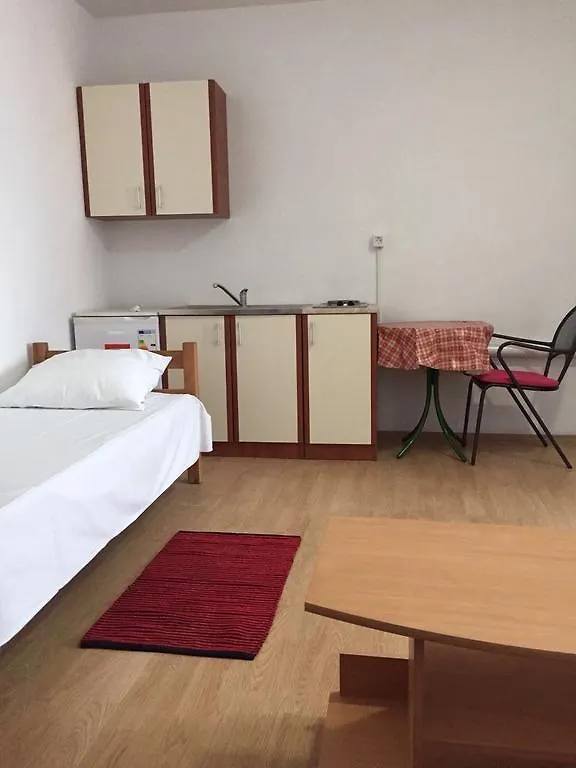 Gostinjska kuća Crveno Zlato