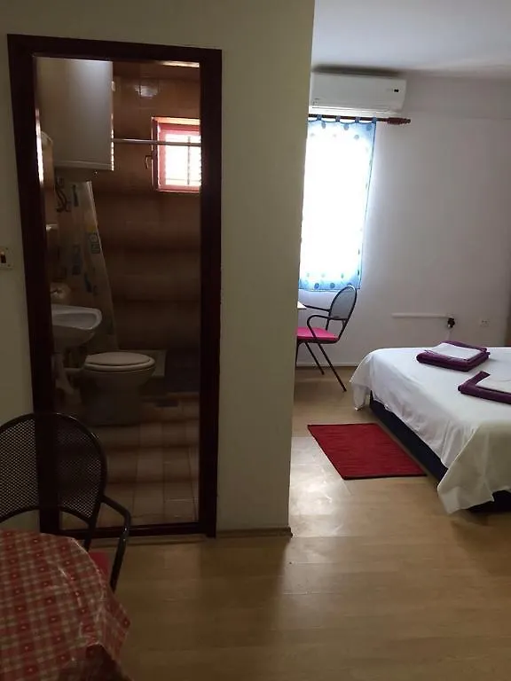 Gostinjska kuća Crveno Zlato