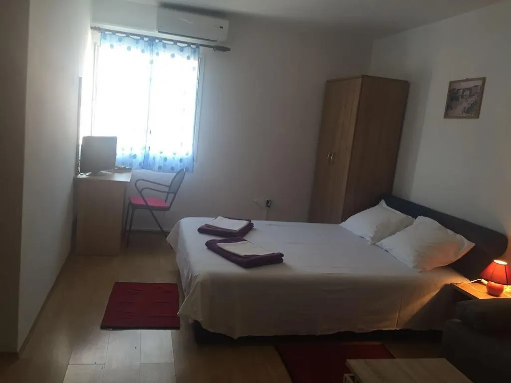 Gostinjska kuća Crveno Zlato
