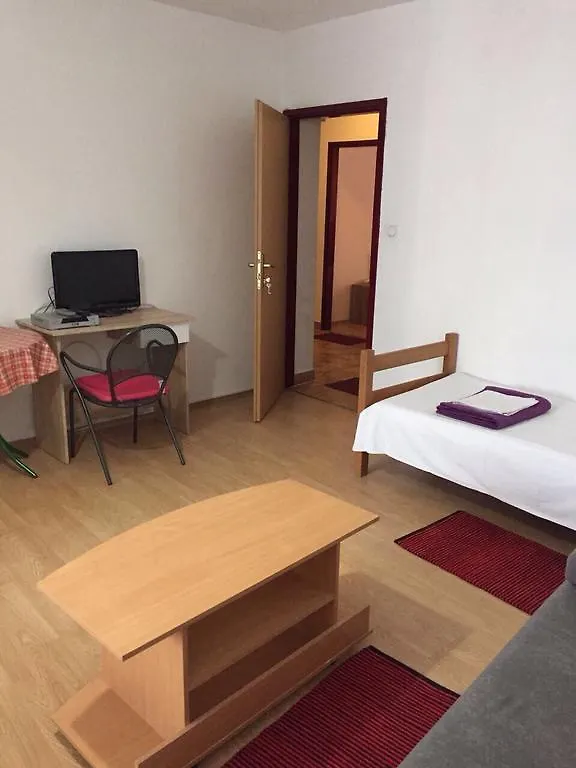 Hotel Crveno Zlato à Biograd Na Moru Maison d'hôtes